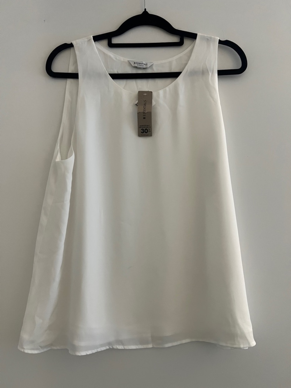 Reitmans R Essentials White Sleeveless Tank